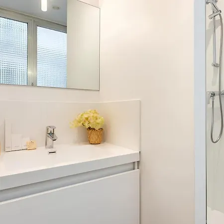 B1#premium#2bedrooms#arcdetriomphe#ac#champselysees Paris